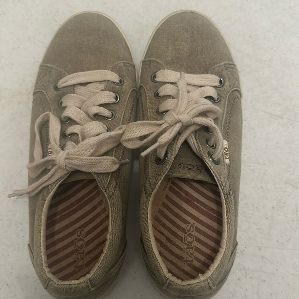 Taos Star Sneaker - Size 8